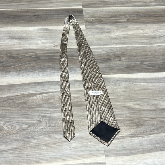 Van Heusen neck  tie 100% silk - Picture 5 of 7